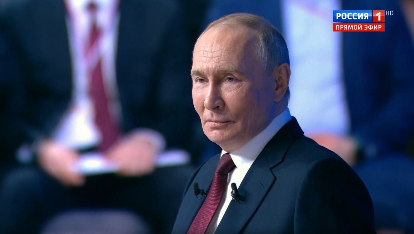 Путин пообещал проработать вопросы блокировки мобильной связи