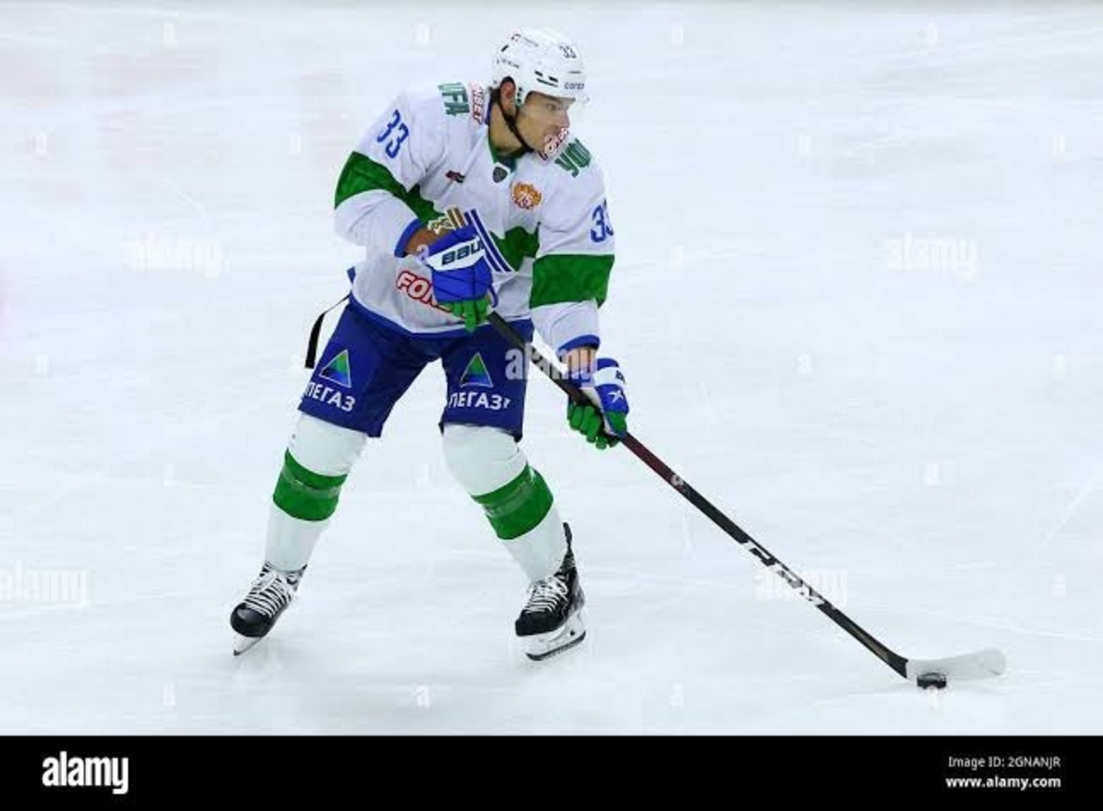 «Салават Юлаев» объявил об уходе защитника Михаила Науменкова