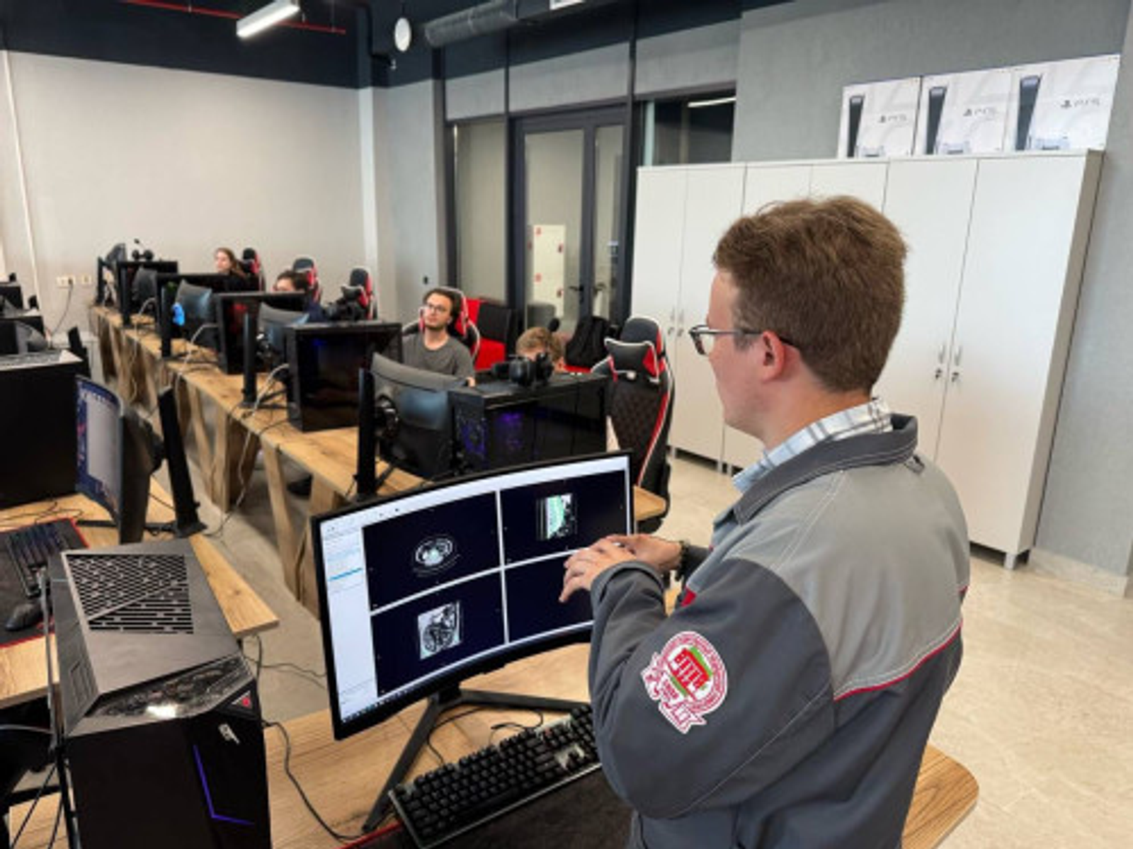 Безопасное применение ИИ в образовании и медицине обсудили ученые кампуса Уфы