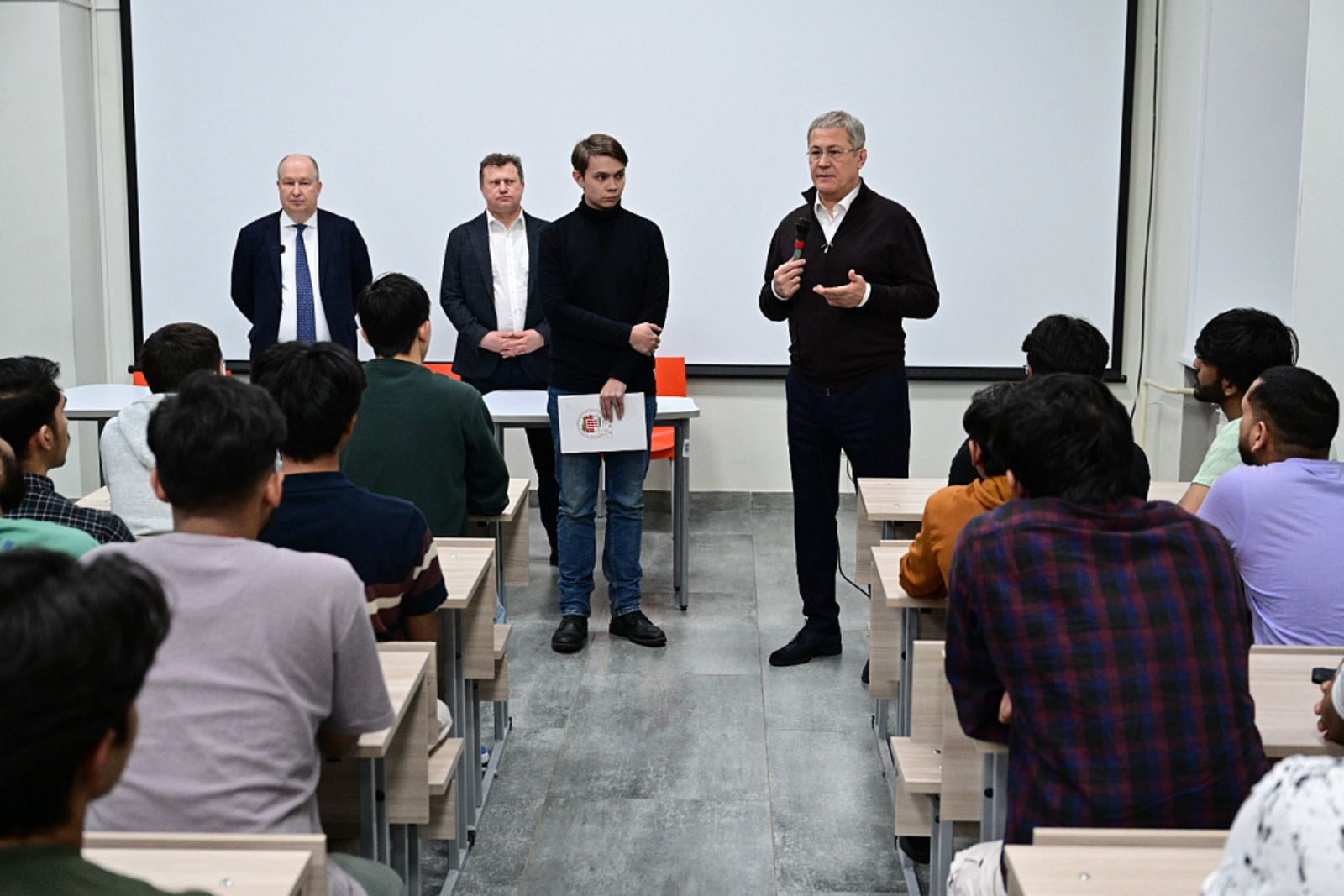 В Башкирии усилят охрану образовательных учреждений