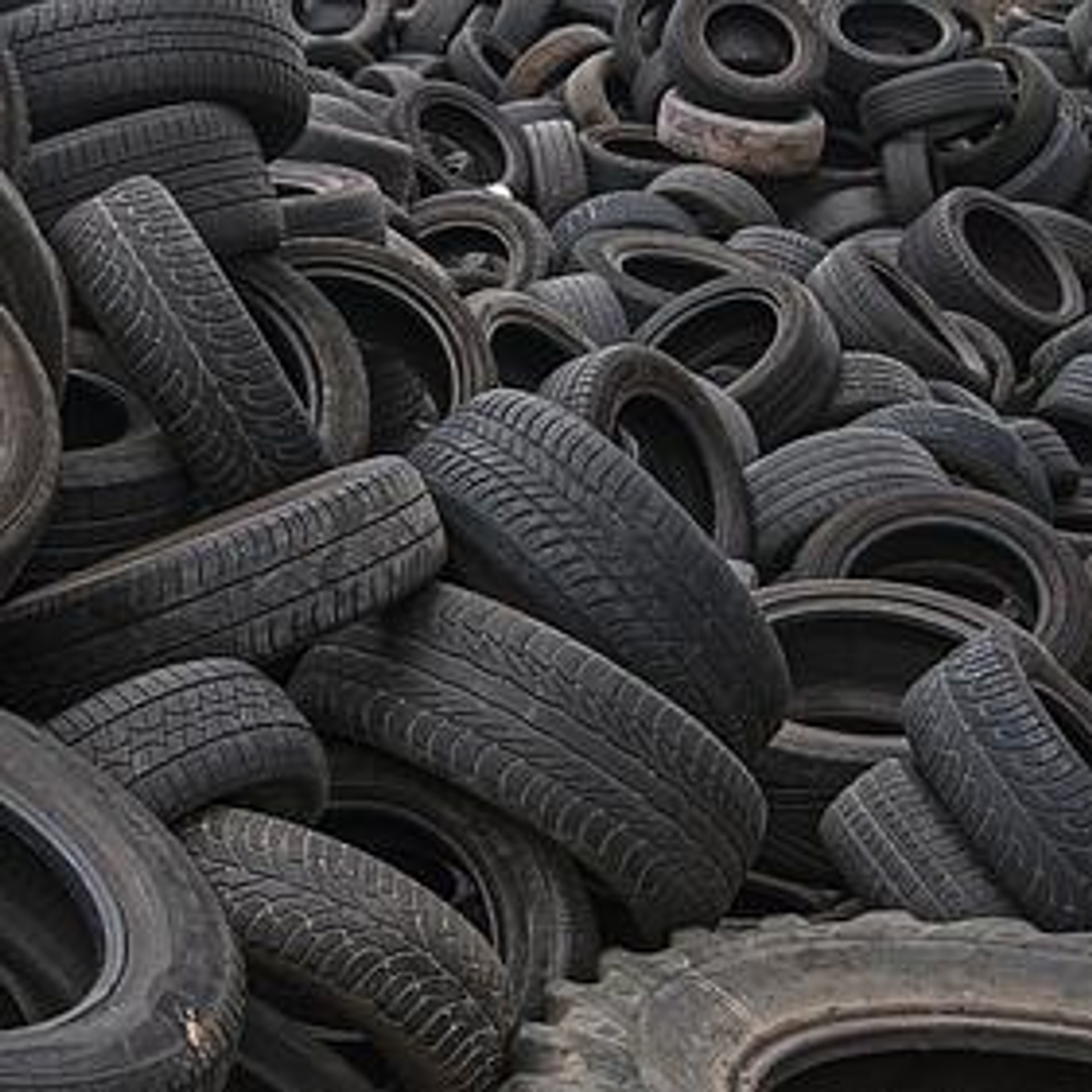 В Уфе проходит экологическая акция по сбору старых автомобильных шин