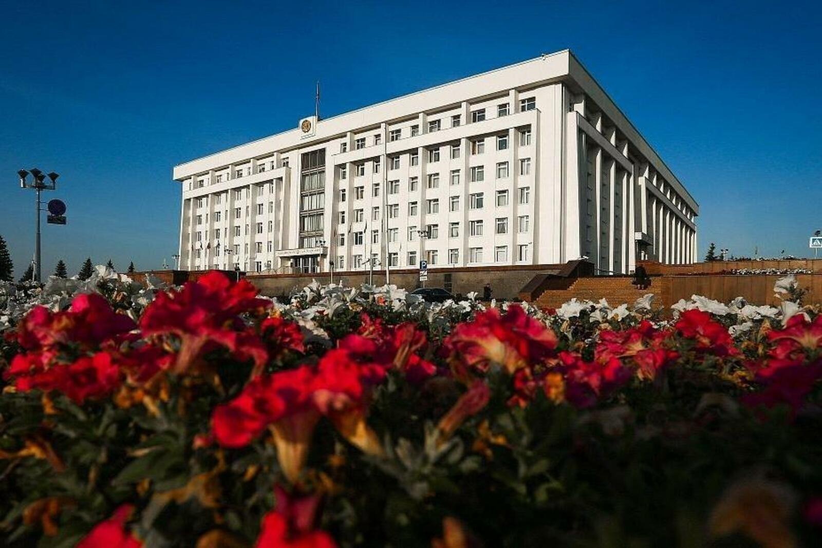 Глава Башкирии подписал ключевые  распоряжения и указы для развития Башкортостан