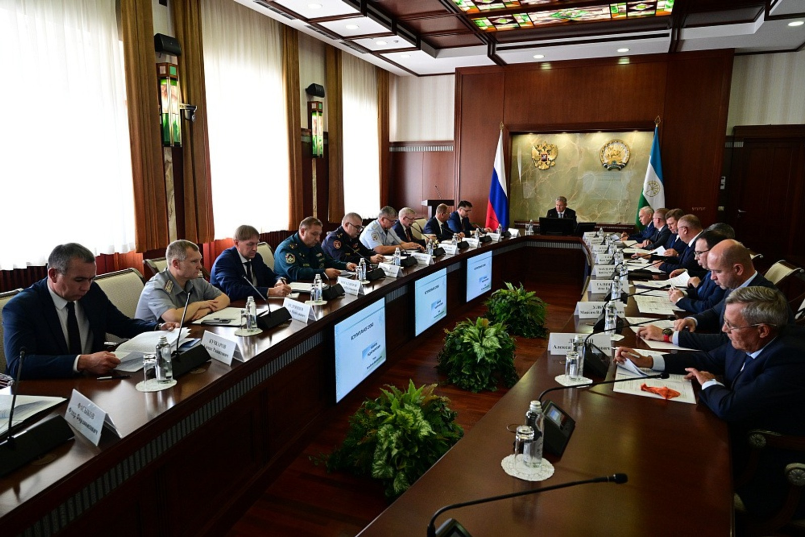 Глава Башкирии поручил обеспечить максимальную безопасность в День знаний.