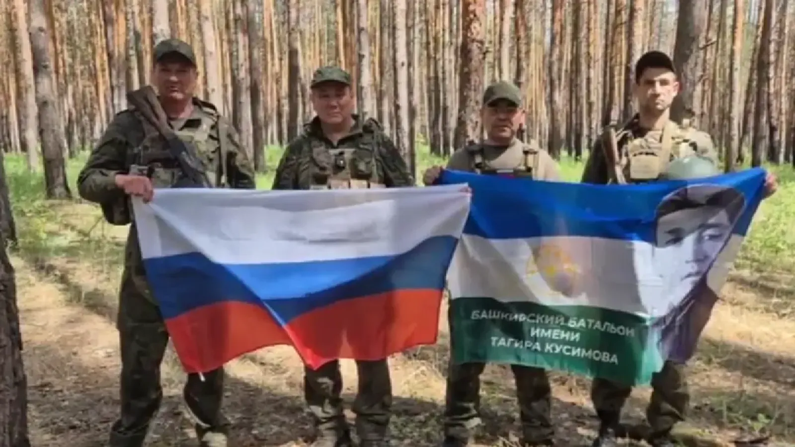 Воины полка «Башкортостан» поздравили с Днем России и Днем города