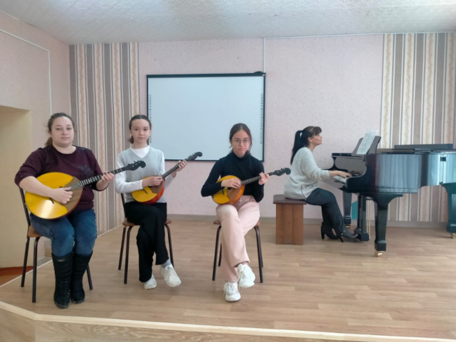 По проекту «Культурная среда» Башкирия получила 87 млн. рублей на музыкальные инструменты для школ