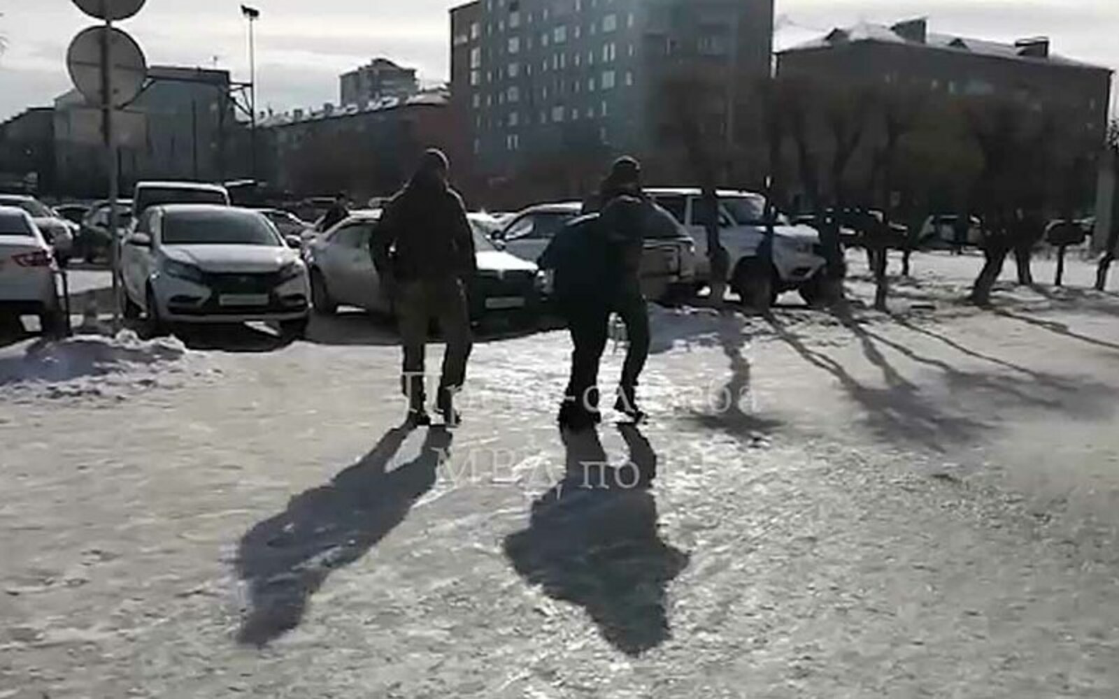 Угнанную в Башкирии «Тойоту» полиция разыскала с перебитыми номерами в Хакасии - видео задержания