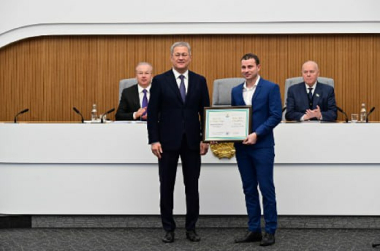 Радий Хабиров вручил госнаграды фехтовальщикам из Башкортостана