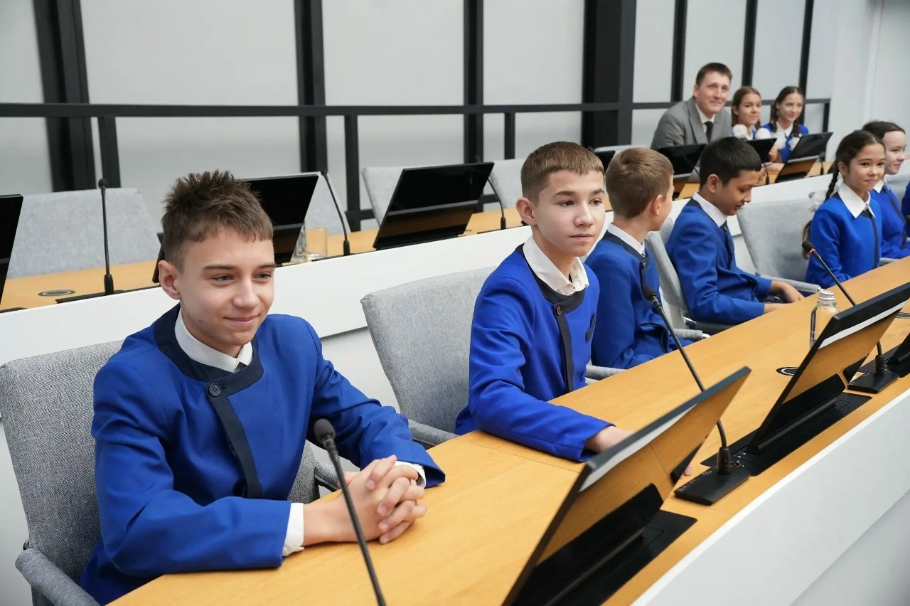 Обучающиеся Кармаскалинского района посетили Правительство Башкирии