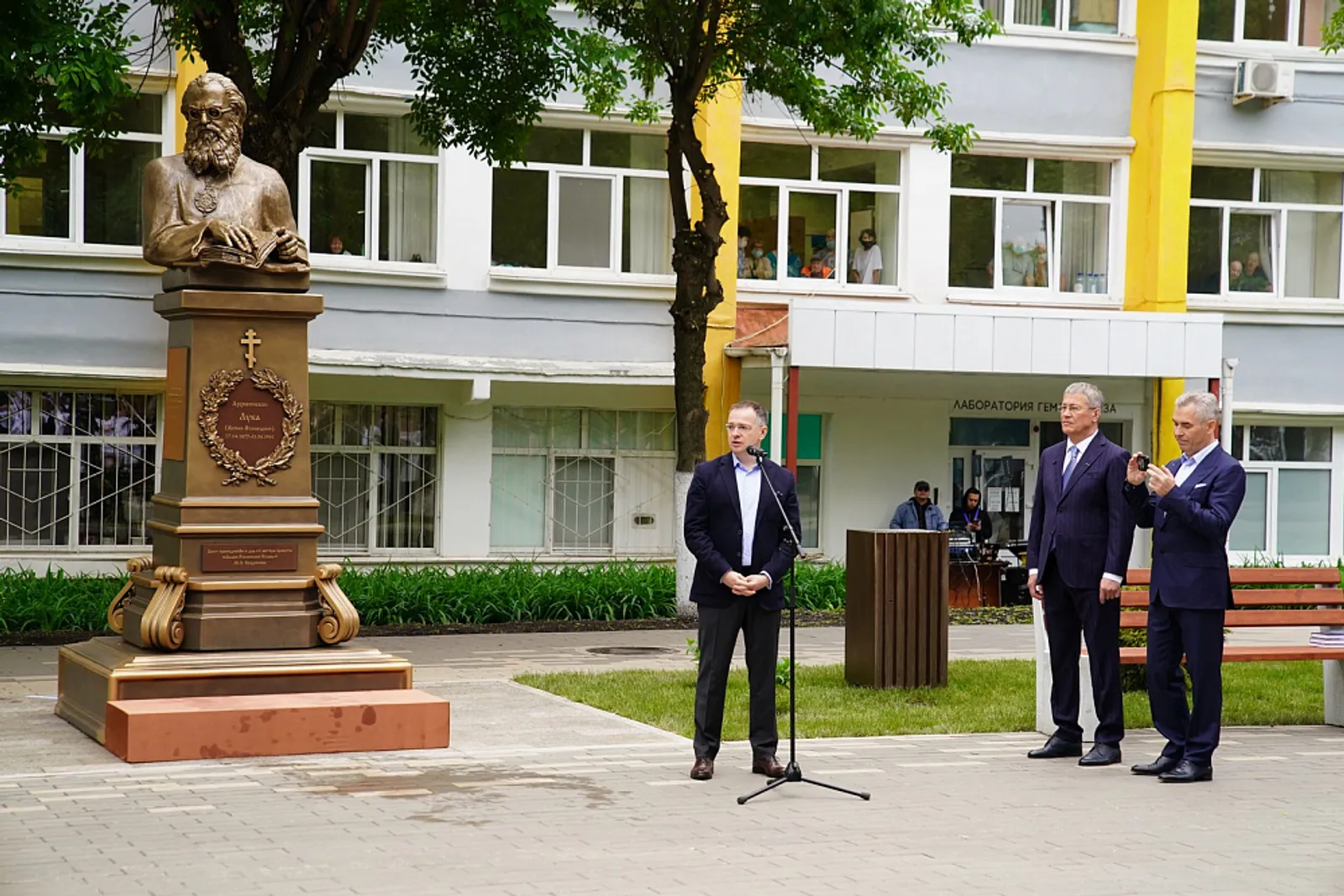 В Уфе открыли памятник Луке Крымскому