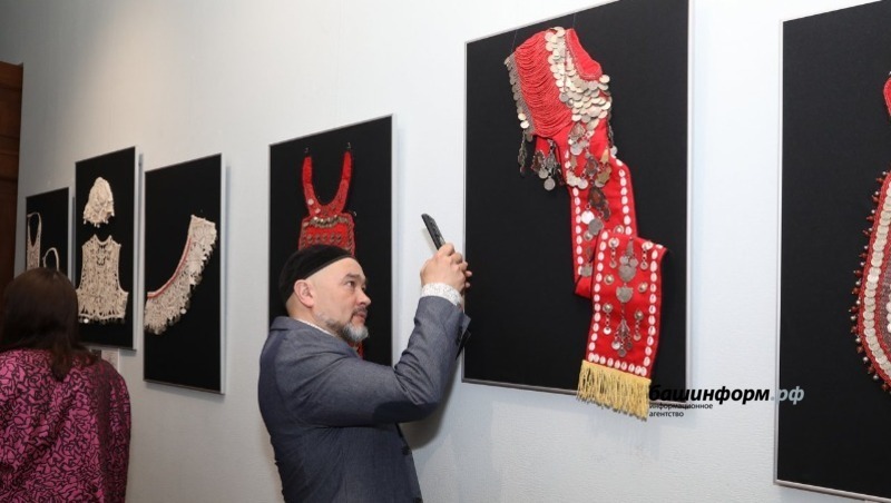 В Уфе открылась выставка лауреатов конкурса мастеров башкирского национального костюма «Тамға»