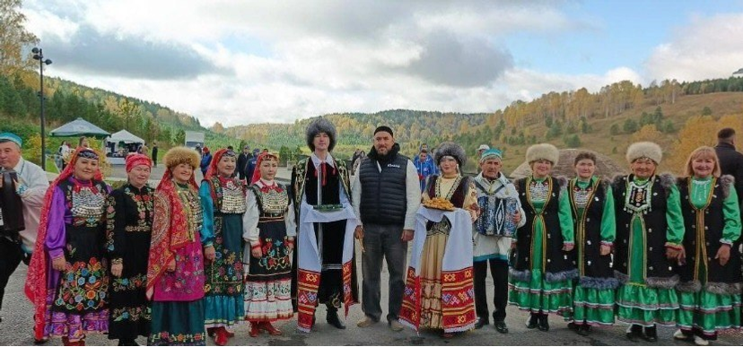В Башкирии увековечили память Салавата Юлаева открытием кенотафа на малой родине