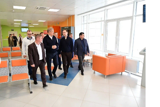 Радий Хабиров посетил новую детскую поликлинику в Кармаскалах