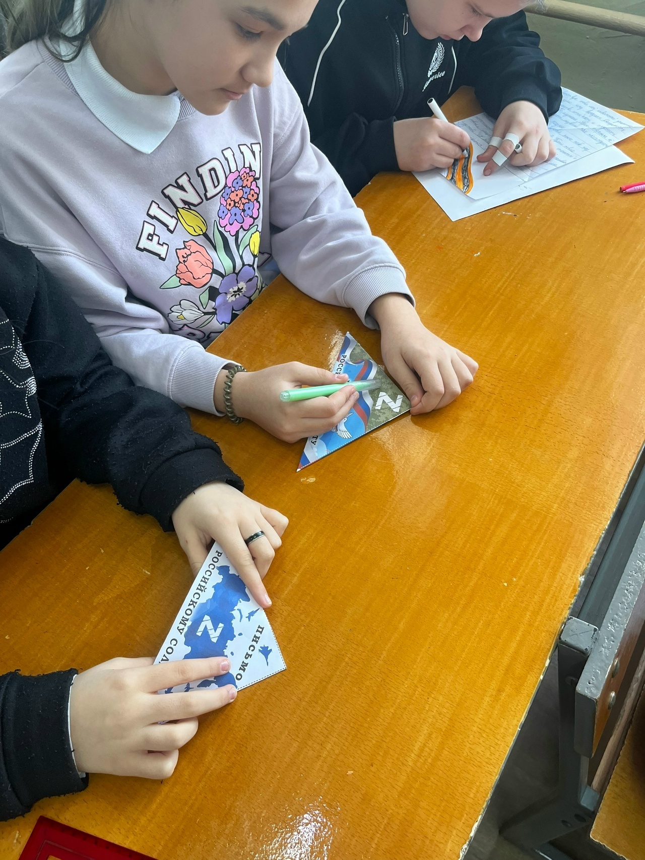 Школа села Подлубово собрала гуманитарную помощь для участников СВО