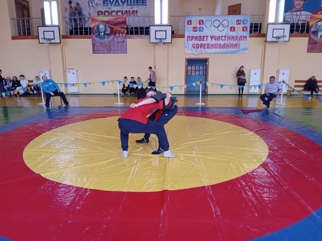 Команда из Кармаскалинского района стала серебряным призером на зональных соревнованиях по борьбе корэш