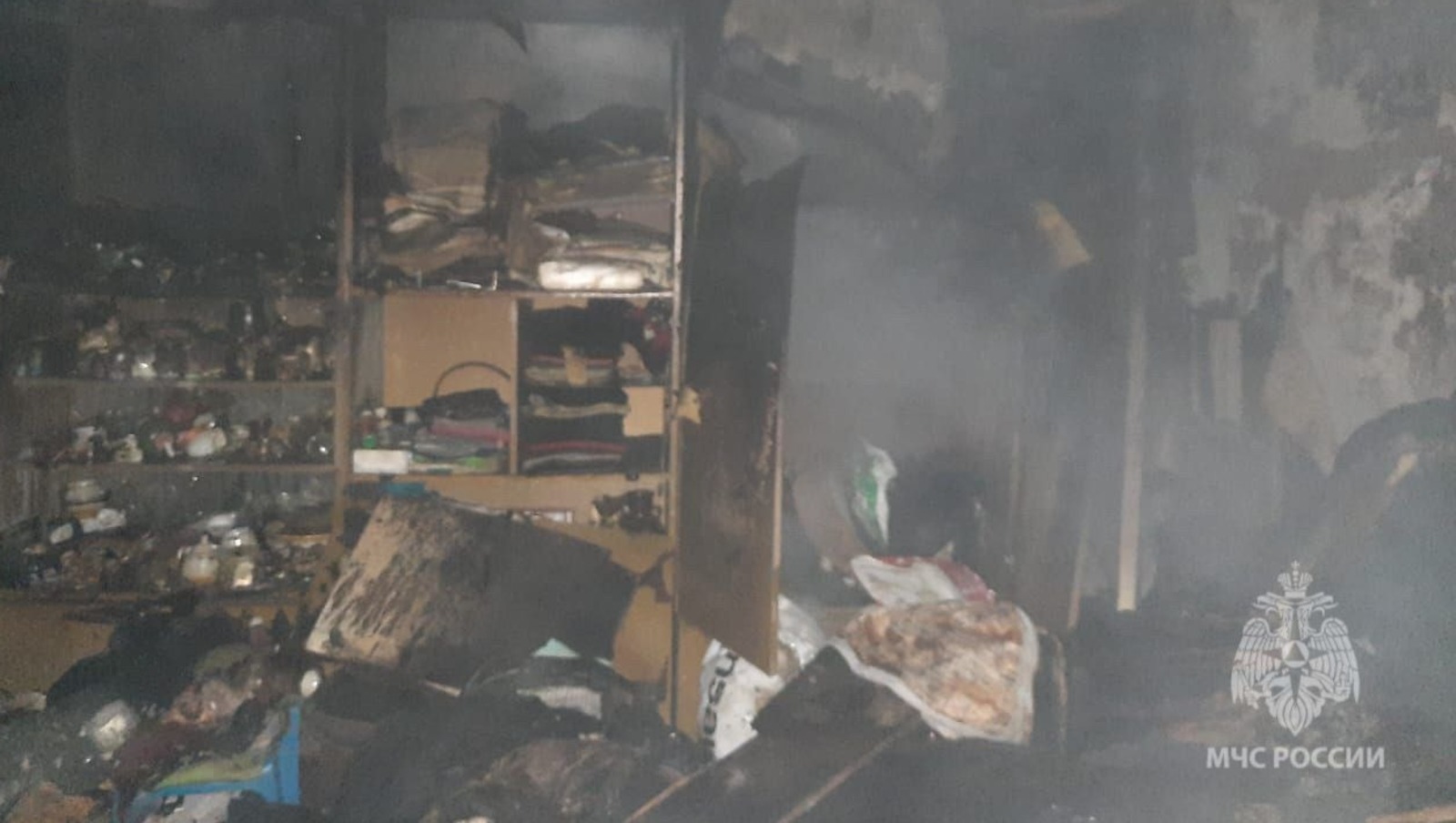 В Башкирии пожарные нашли в сгоревшей квартире труп женщины