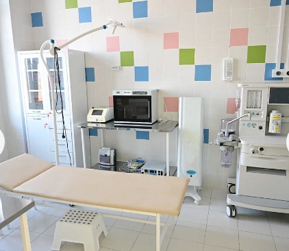 Радий Хабиров посетил новую детскую поликлинику в Кармаскалах