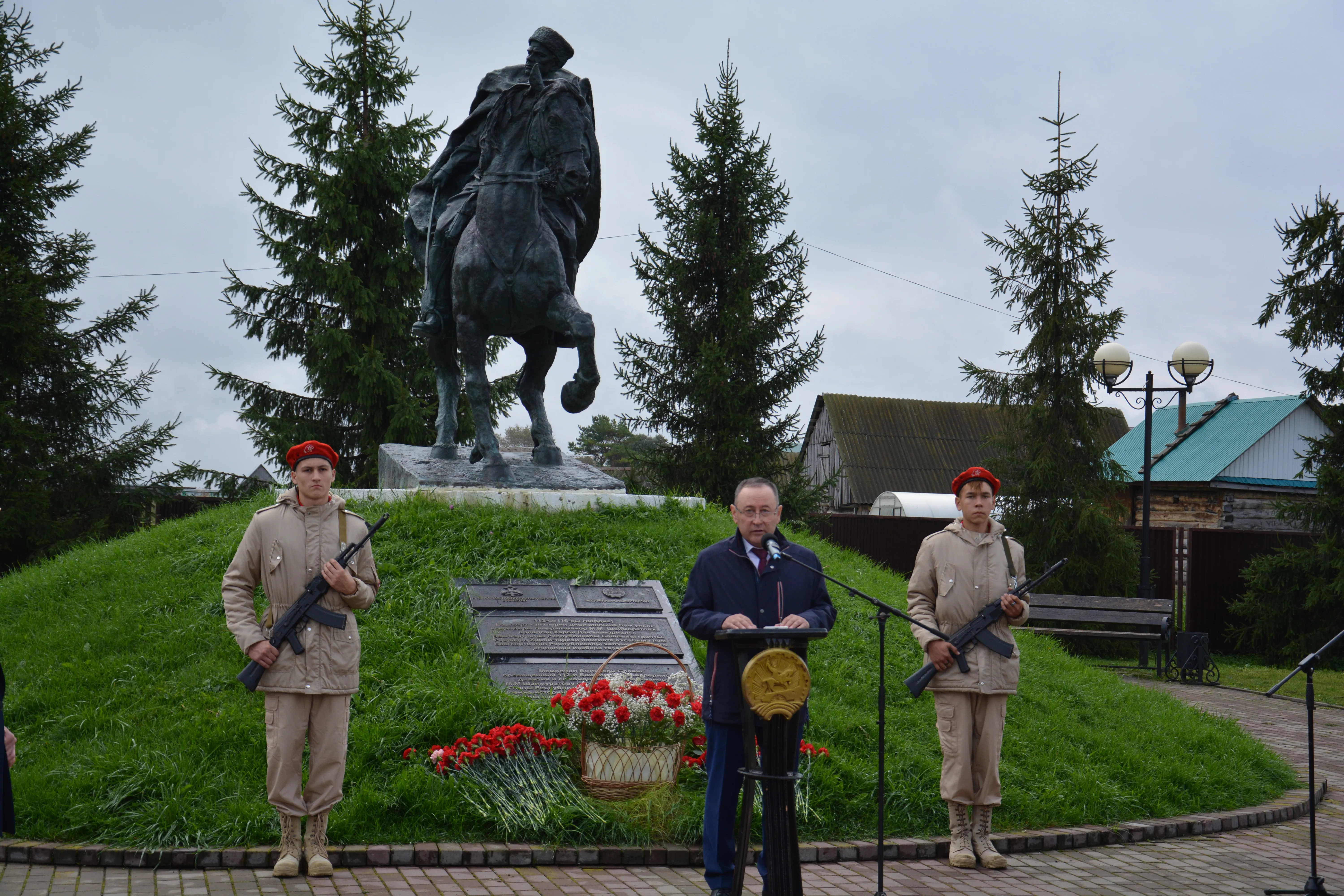 В селе Шаймуратово почтили память героя России М. Шаймуратова