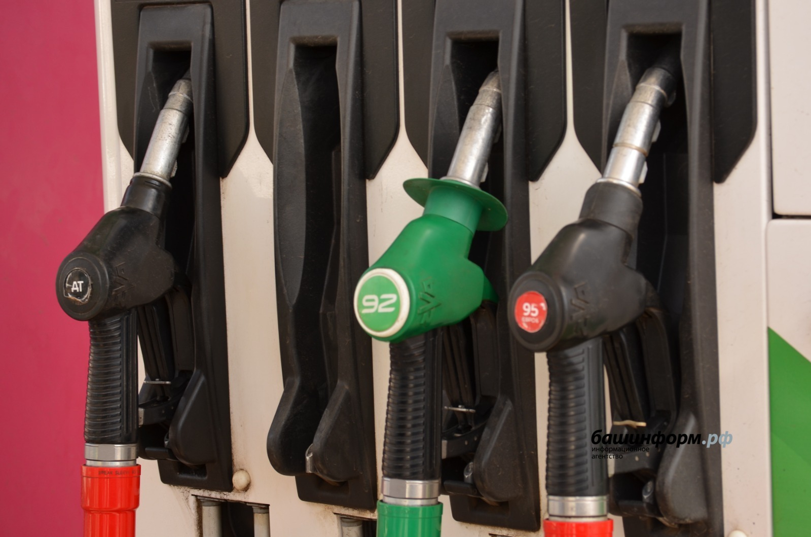 В Башкирии на заправках опять подорожал бензин