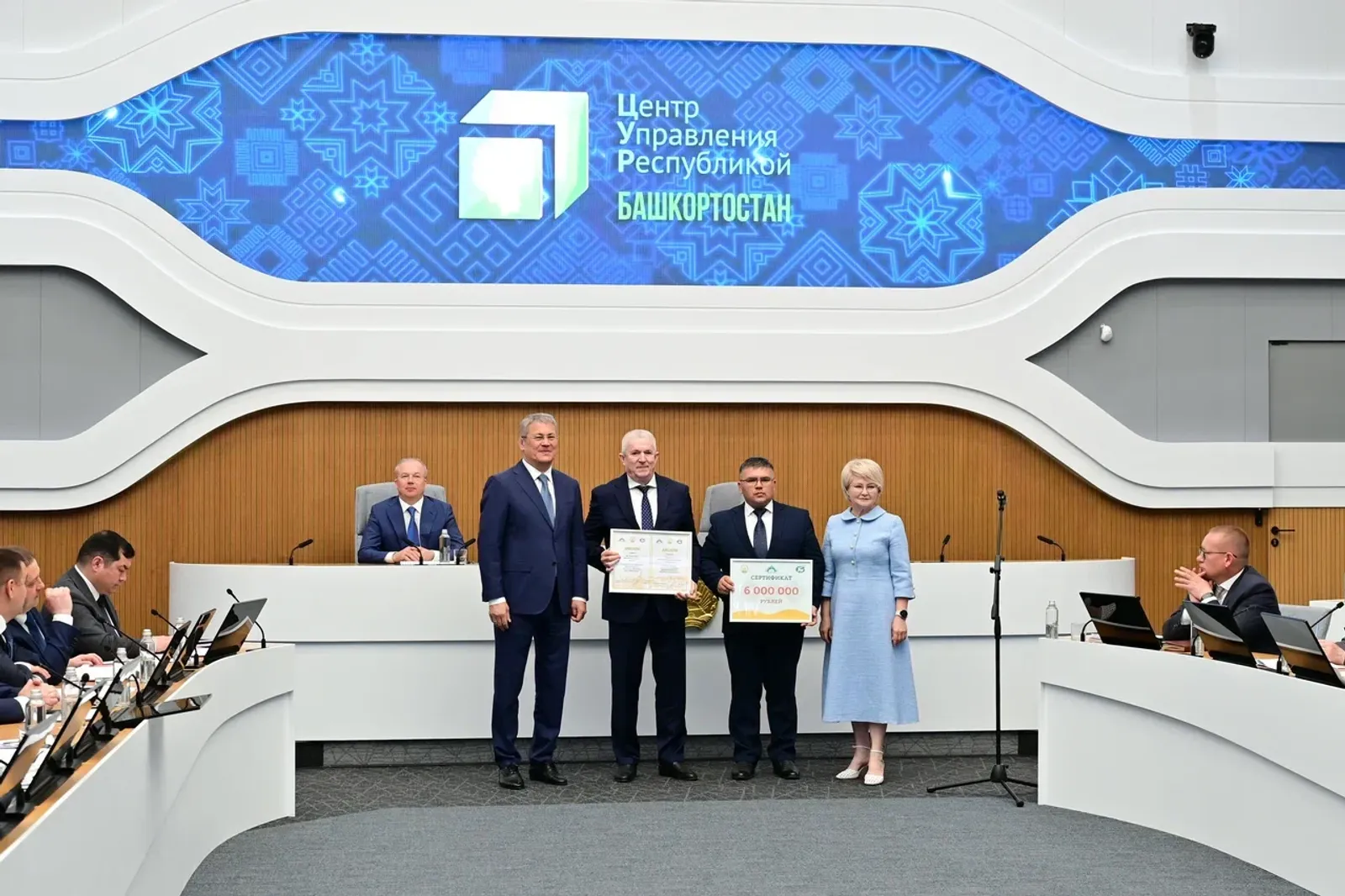 Радий Хабиров наградил победителей VII Республиканского конкурса «Трезвое село»