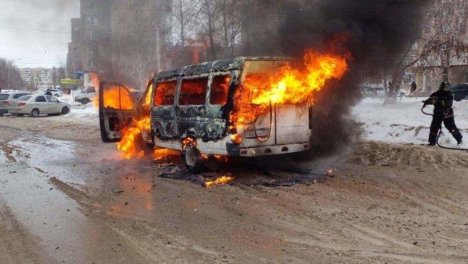 В Башкирии на ходу загорелся пассажирский автобус