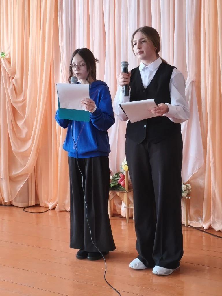 Учащиеся школы деревни Константиновка посетили Дом инвалидов "Милосердие"