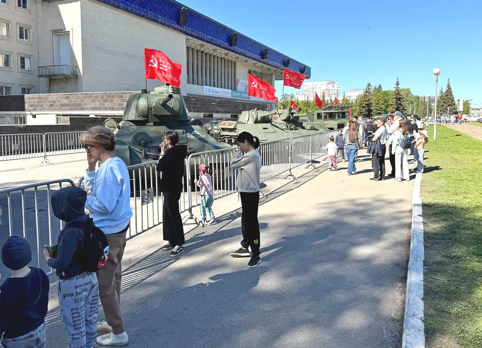 В столице Башкирии пройдет выставка военной техники и ретроавтомобилей