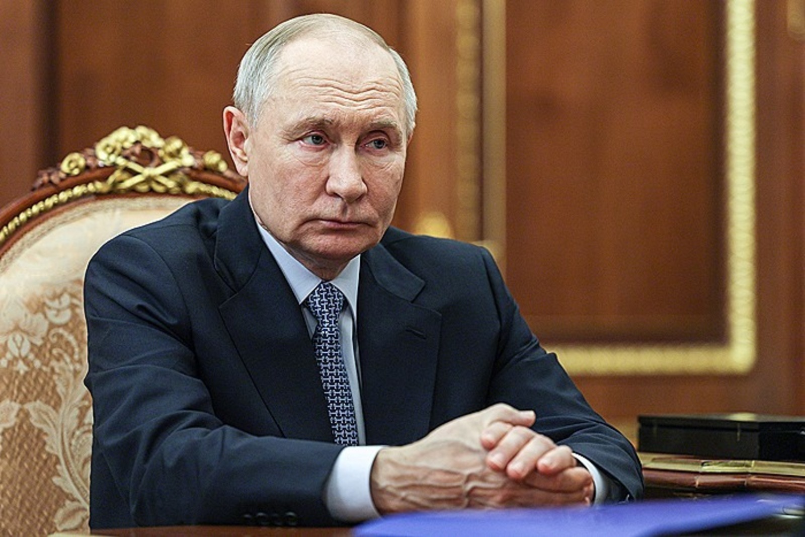 Президент России объявил пасхальное перемирие