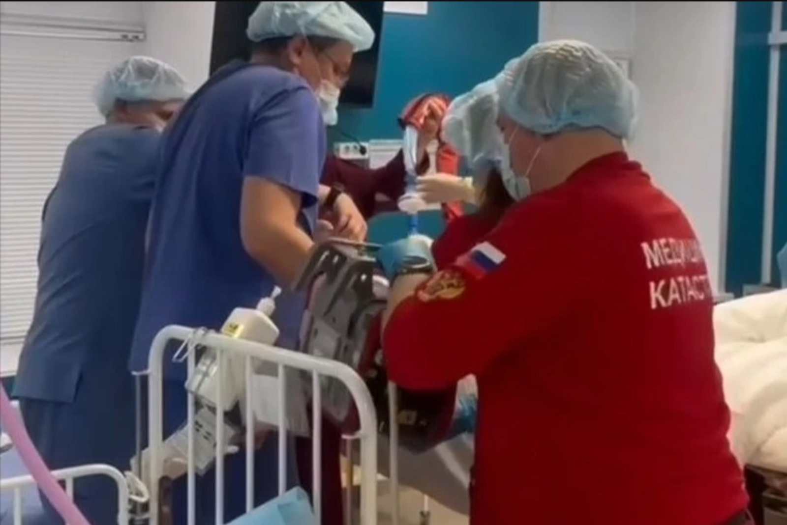 3-летняю девочку, выброшенную из окна своим же папой в Башкирии отключают от ИВЛ