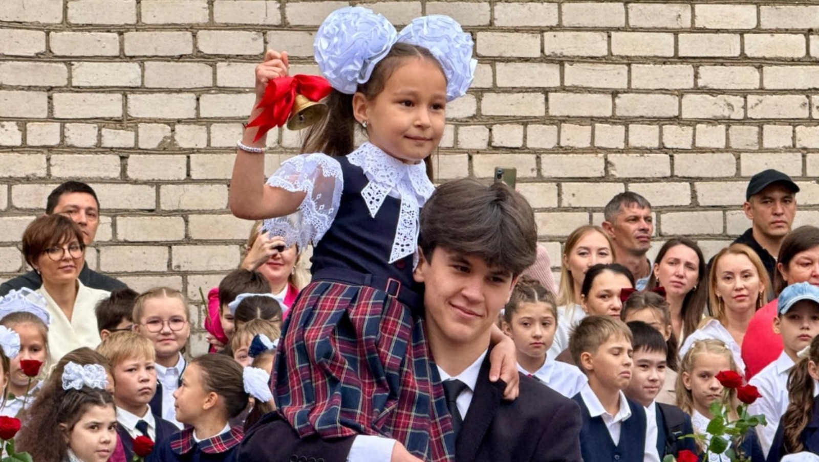 Радий Хабиров поздравил школьников и студентов Башкирии с Днем знаний