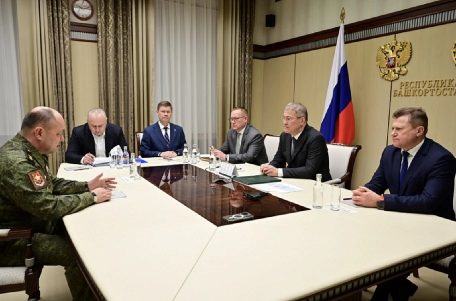 Встреча с врио командующего войсками Центрального военного округа Д. Овчаровым