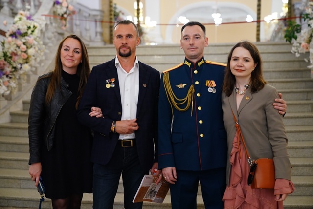 Военные художники показали в Уфе лица Победы
