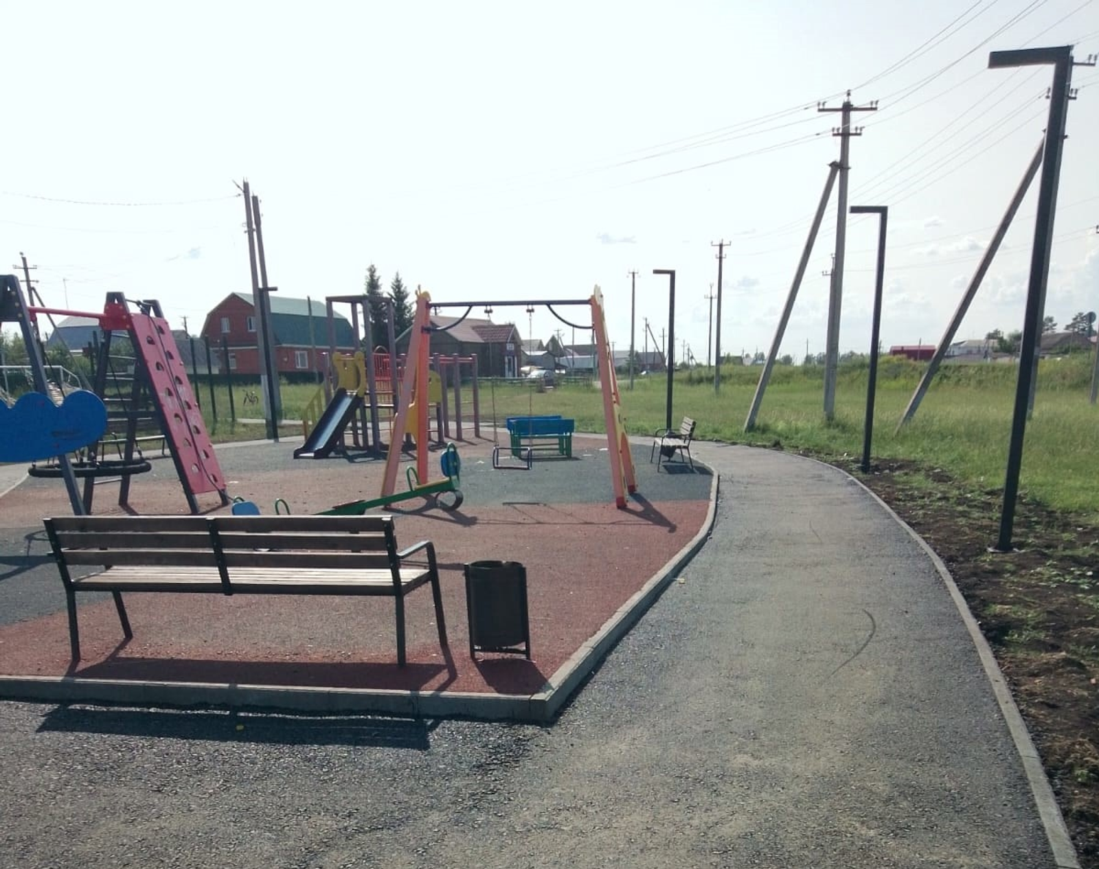 В Кармаскалинском районе в рамках нацпроекта благоустроили парк