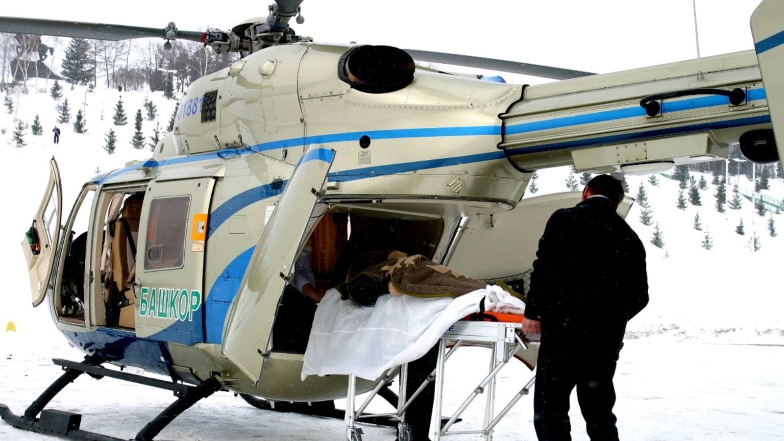 В Уфу санавиация экстренно доставила беременную женщину